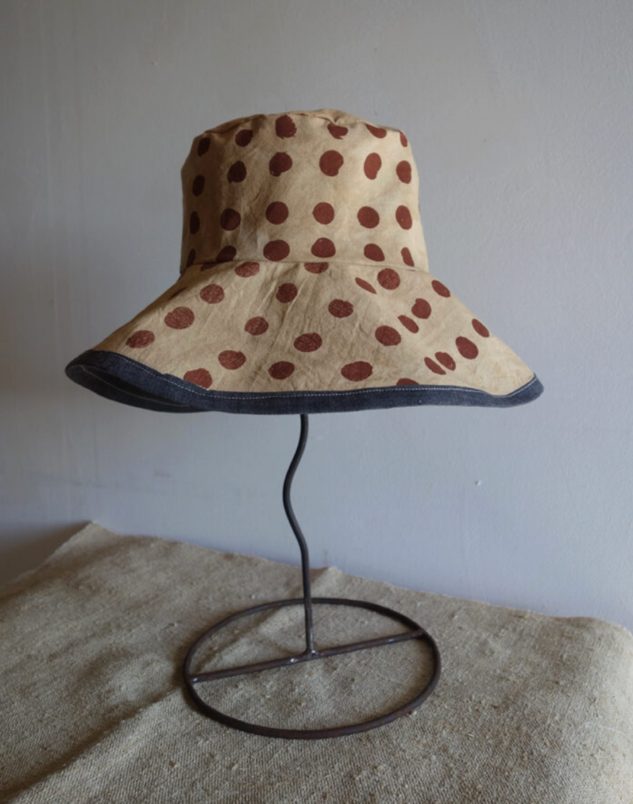 Accidente con flores, Hat Mariquita, €125