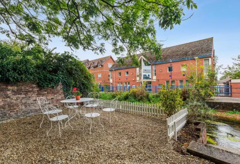 Grade II Listed Terraced House, 3 Bedrooms, 2 Bathrooms, Salisbury, £495k