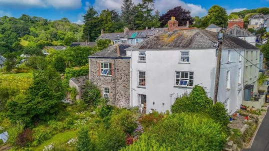 Semi-detached House, 5 Bedrooms, 2 Bathrooms, Lostwithiel, Cornwall, £425k