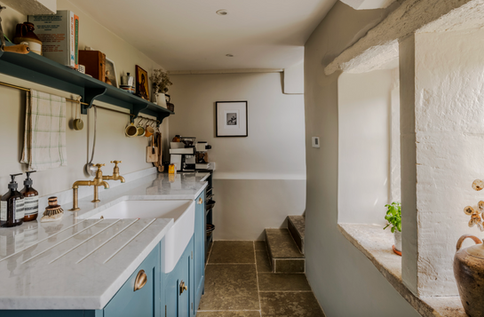 Grade II* Listed Dover House, 4 Bedrooms, 2 Bathrooms, Painswick, Gloucestershire, £1,200,000