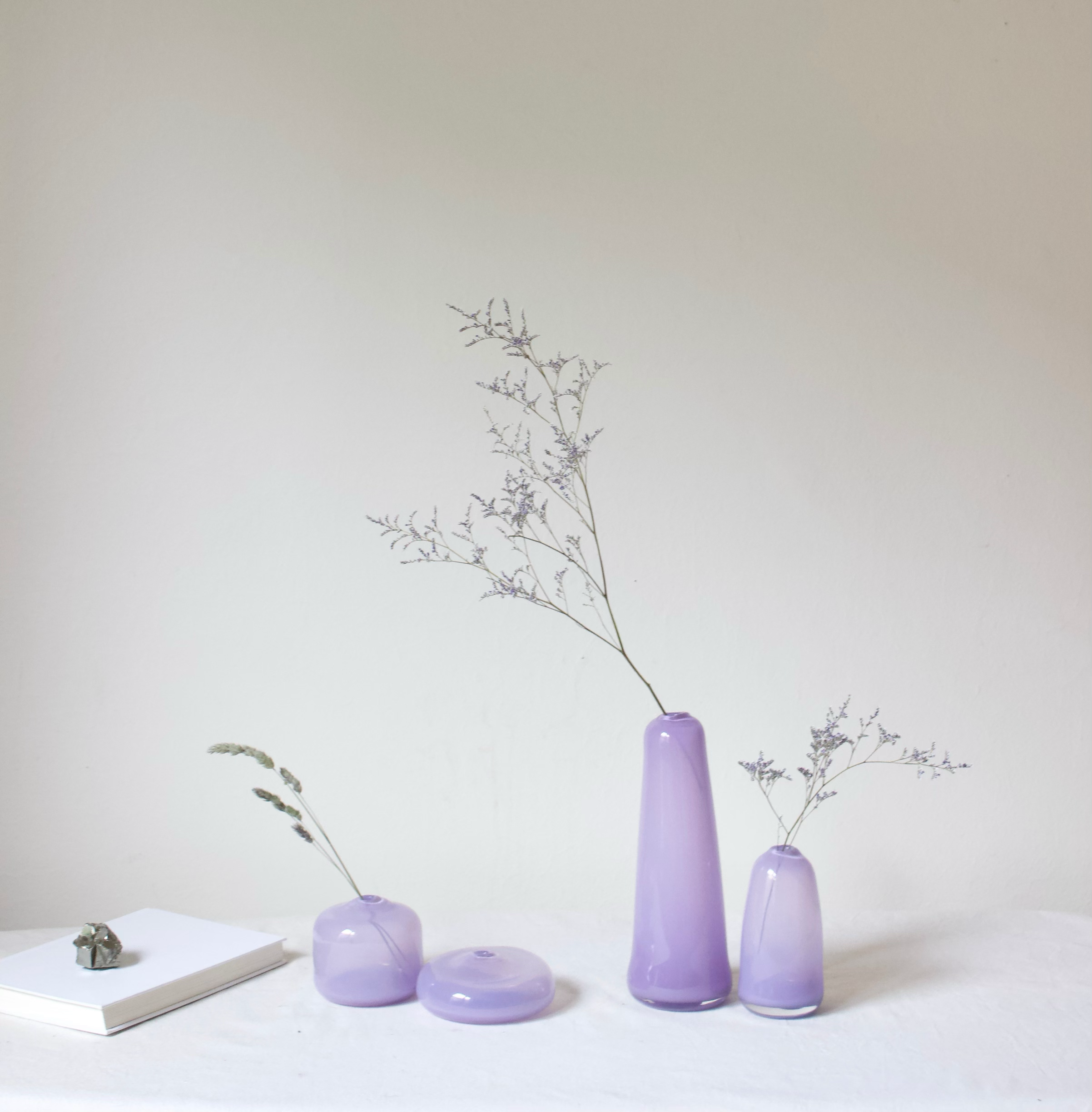 Little Gem Vase (Lilac) + dried flowers
