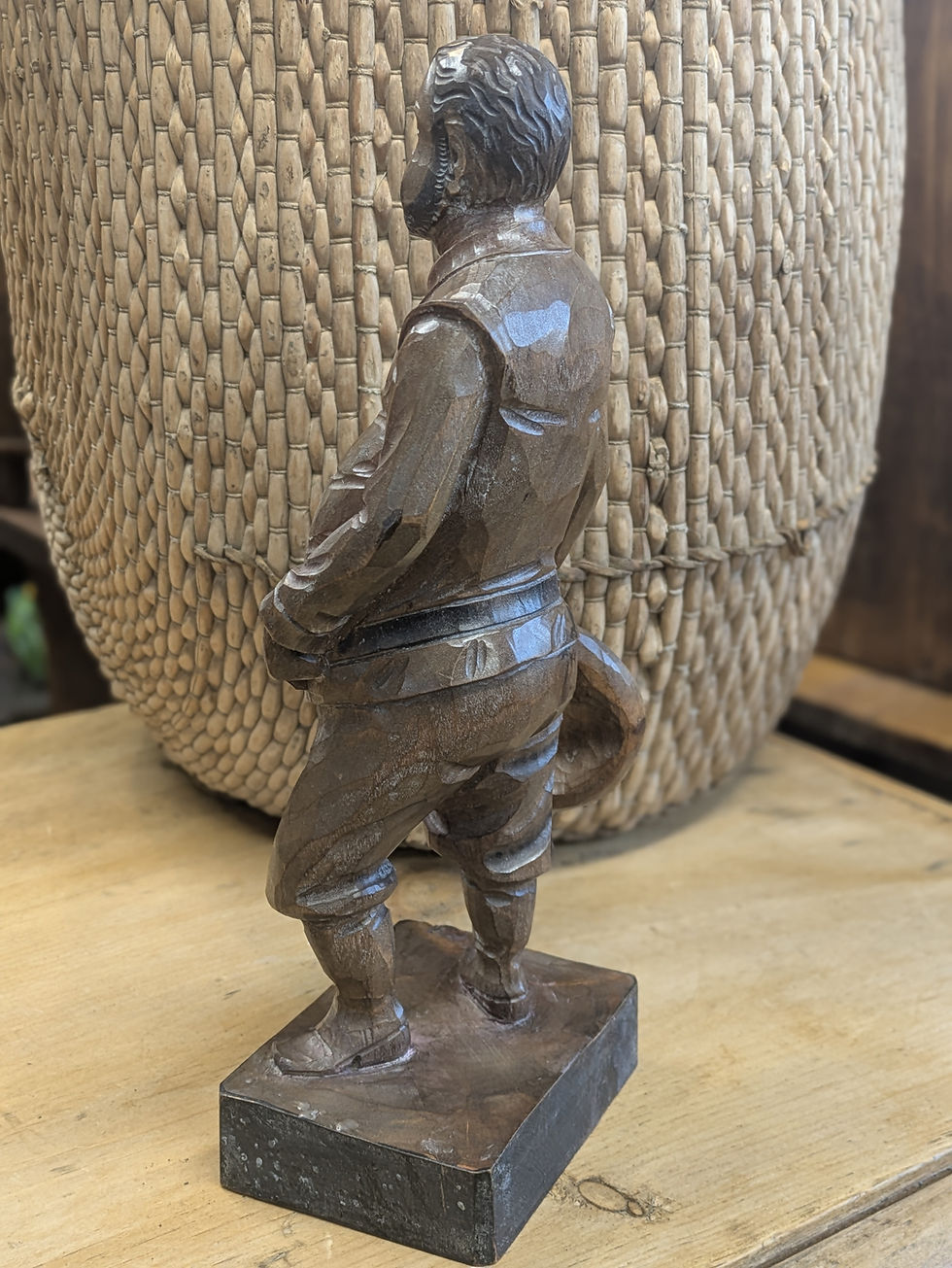 Thumbnail: Wood carved figure