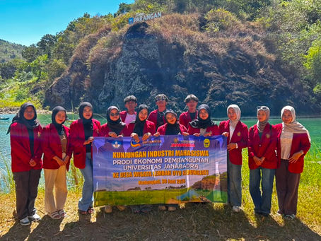 Kunjungan Industri Prodi Ekonomi Pembangunan: Menggali Potensi Ekonomi Lokal di Desa Wisata Lembah Oyo Kedungjati