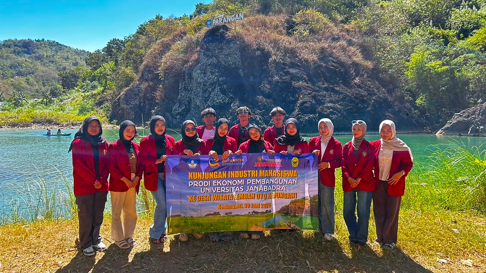 Kunjungan Industri Prodi Ekonomi Pembangunan: Menggali Potensi Ekonomi Lokal di Desa Wisata Lembah Oyo Kedungjati