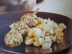 Kruidige kipballetjes met knolselder en witloof