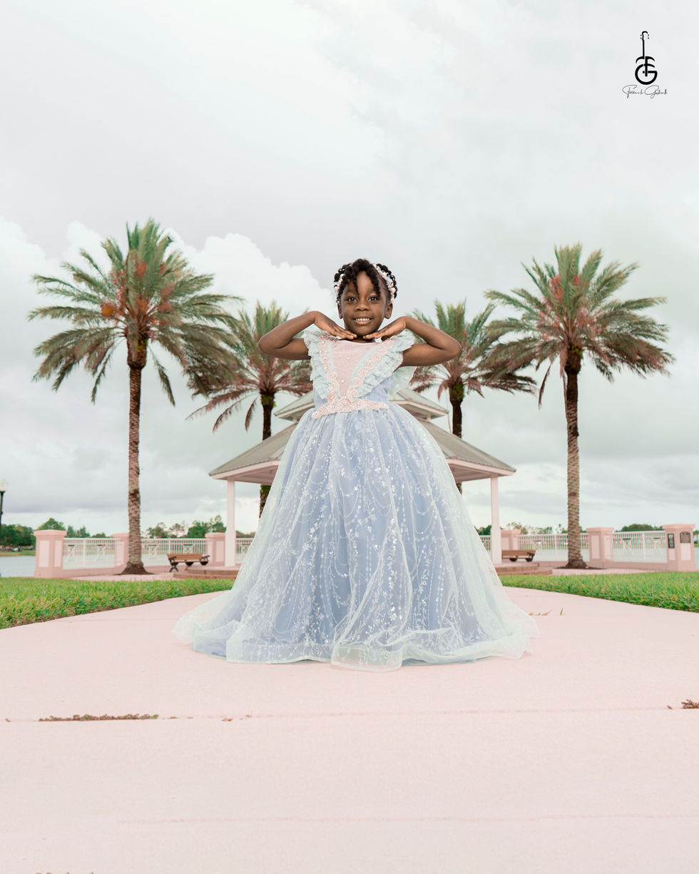 Nice 5 years old girl photoshoot.