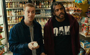 MV5BODVmMTQ2OGUtNzUzOS00NDNjLTkzOGItNGFi