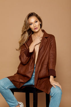 HannahSchwendinger-MEAGHAN-4