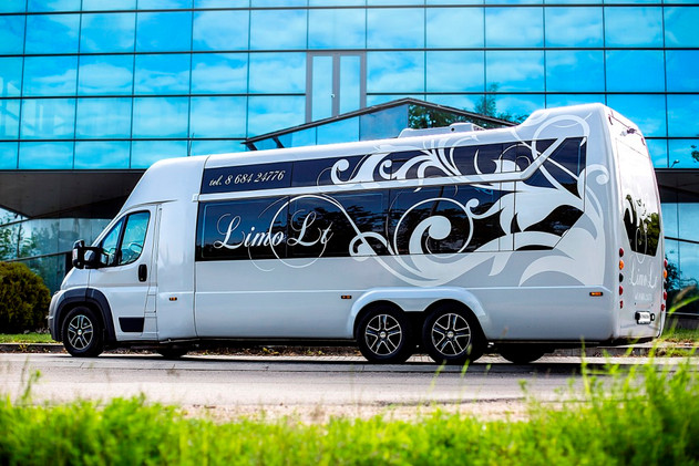 Party bus autubosu irengimas