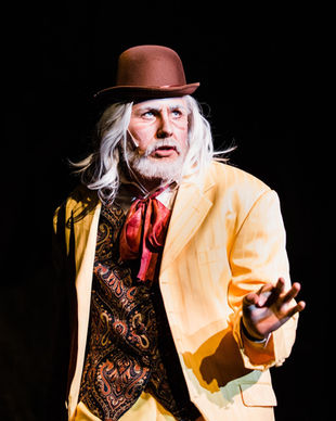manyellowsuit.jpeg