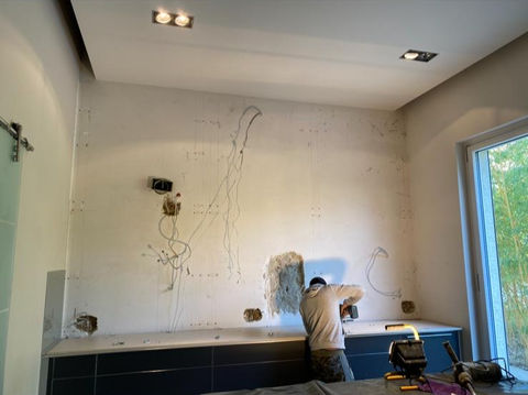 Travaux intérieur et mise en place d'un mur