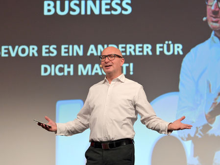 Warum ich als Futurist und Innovationsstratege Longevity immer stärker in den Mittelpunkt rücke.
