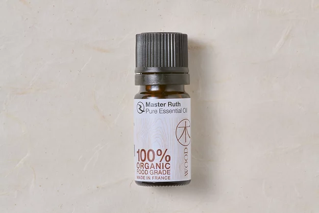 ESSENTIAL OIL Master Ruth