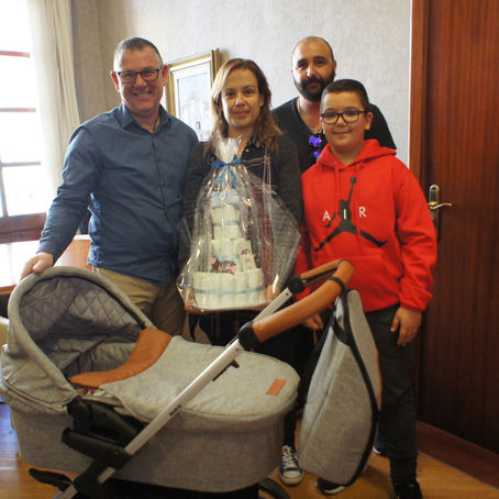 Obsequi al primer bebé de 2018 nascut a Vinaròs.