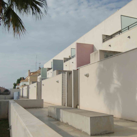 El jutge suspen l'endorracament de 32 apartaments il·legals a Alcanar