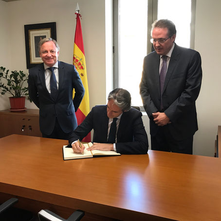 De la Serna anuncia una nueva plataforma
de alta velocidad que unirá Valencia y
Barcelona en dos hor