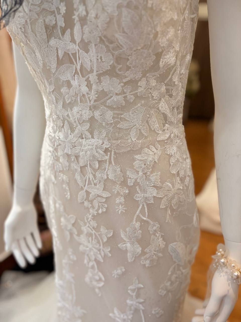 Miniature : Robe de mariée sirène en dentelle florale 3D – Bretelles amovibles, dos boutonné
