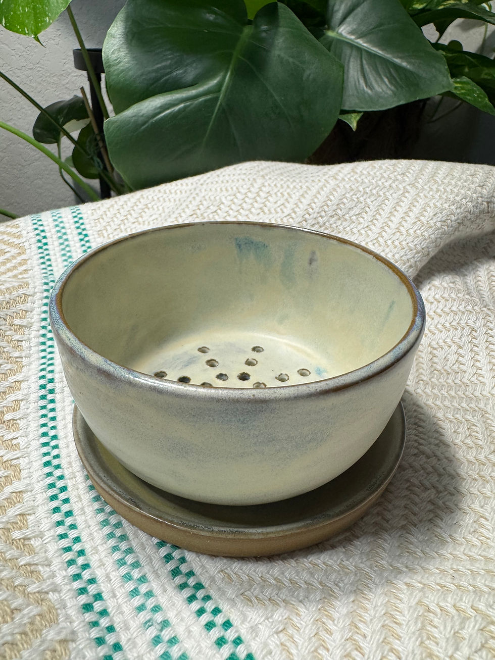 Thumbnail: Foggy Morning Colander