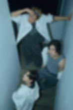 @XngHan_official, imagen teaser de Seunghan junto con los bailarines profesionales.