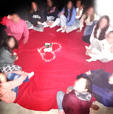 cercle de filles.jpg