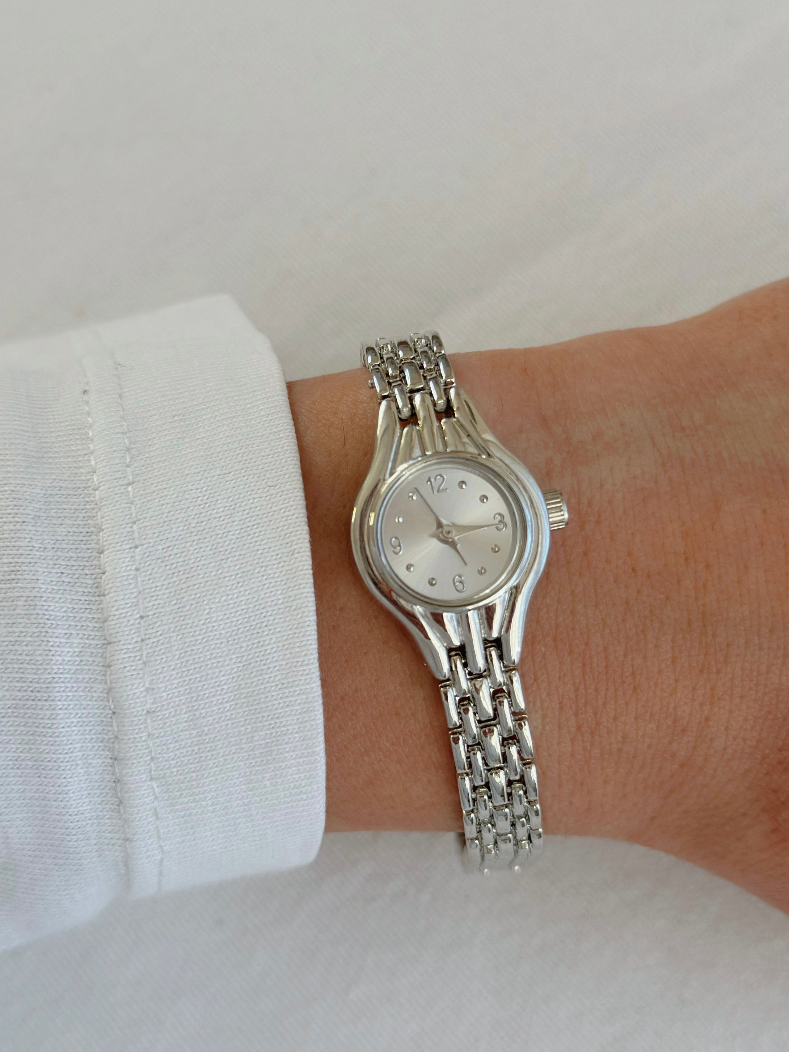 Minik Yuvarlak Kol Saati 