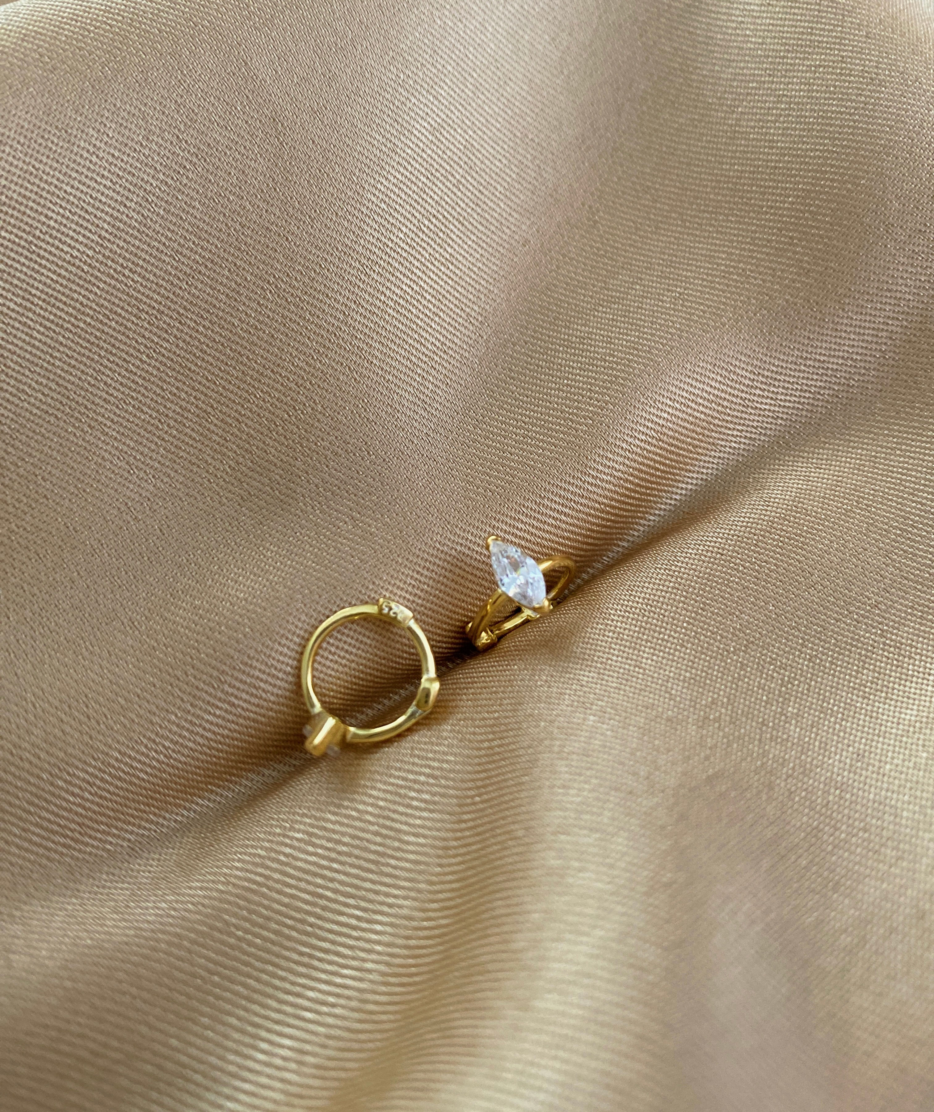 Tekli Badem Motifli Halka Küpe - 925 Gümüş