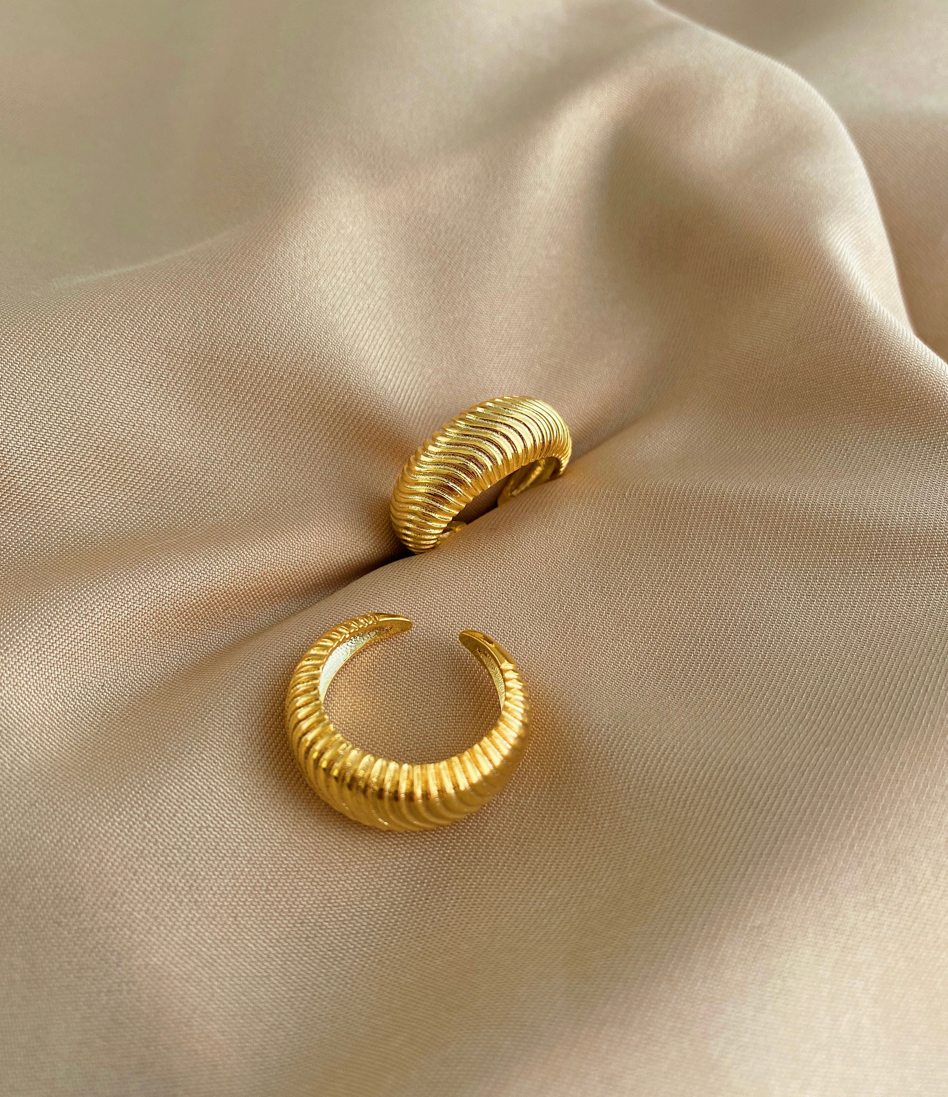 Çizgisel Bombe Yüzük