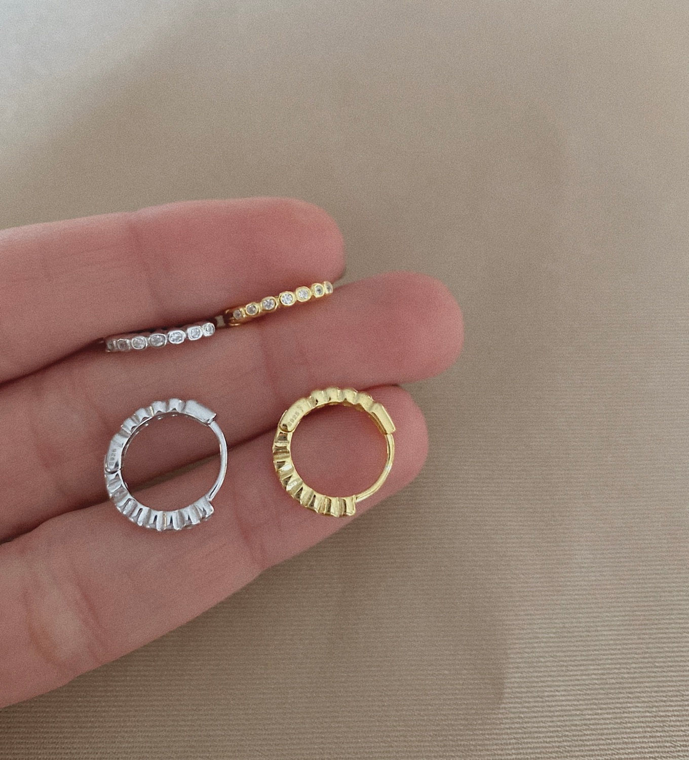 Minik Yuvarlak Taşlı Halka Küpe II | 925 Gümüş