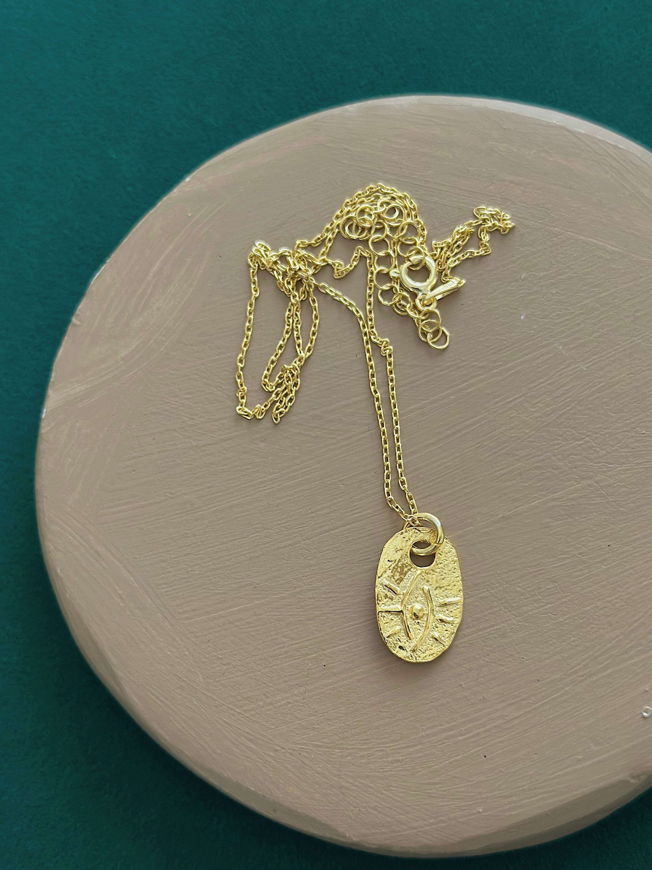 Desenli Madalyon Göz  Kolye | 925 Gümüş  