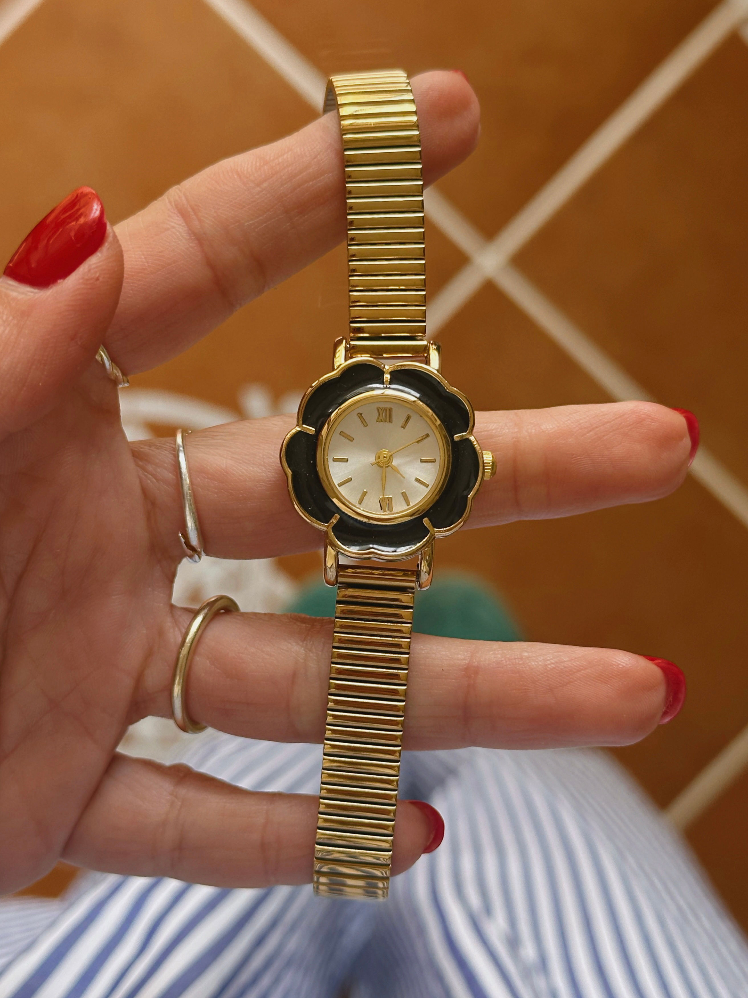 Çizgi Kordonlu Çiçek Kol Saati - Çelik 