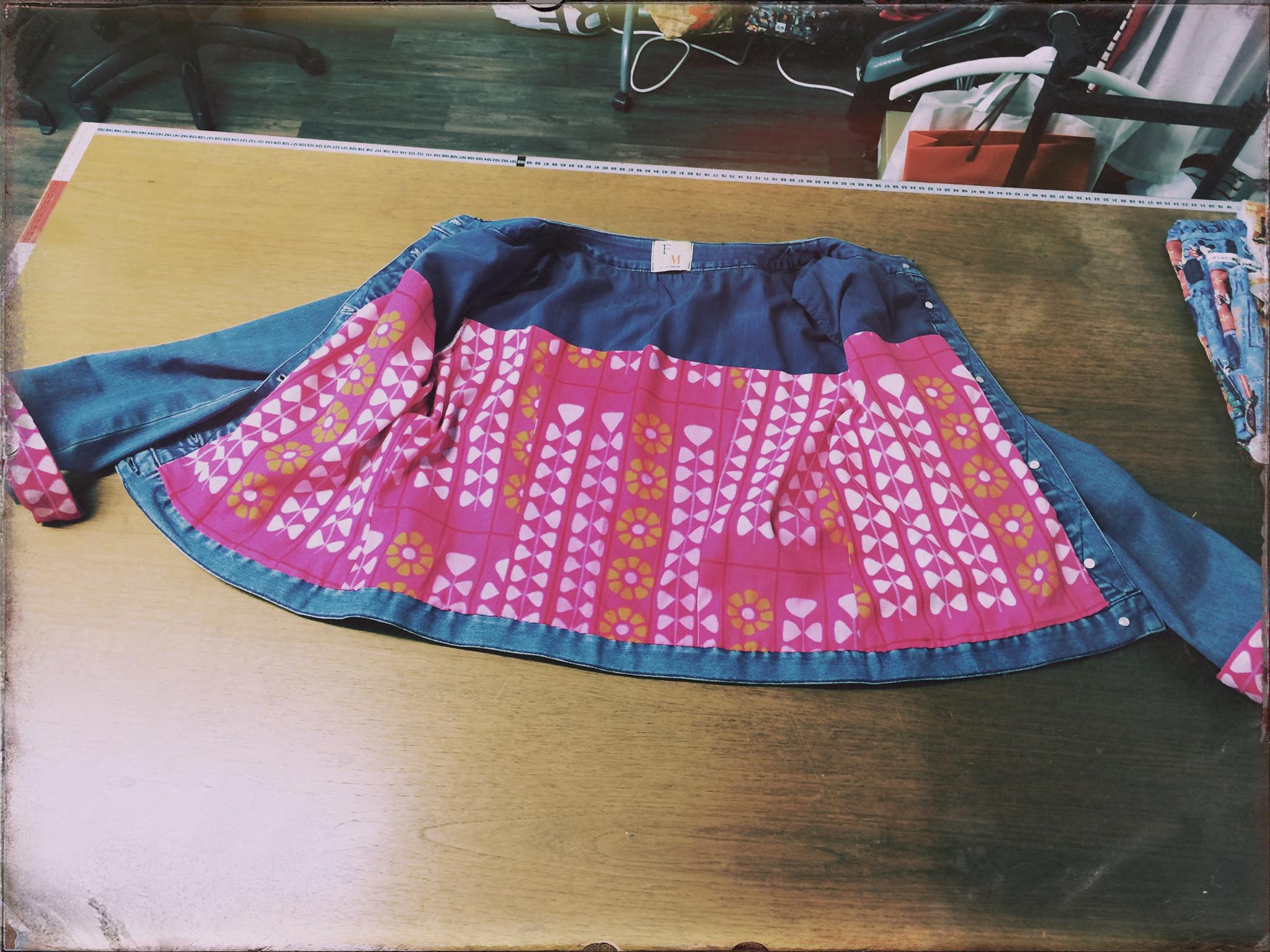 Custom sur veste en jeans