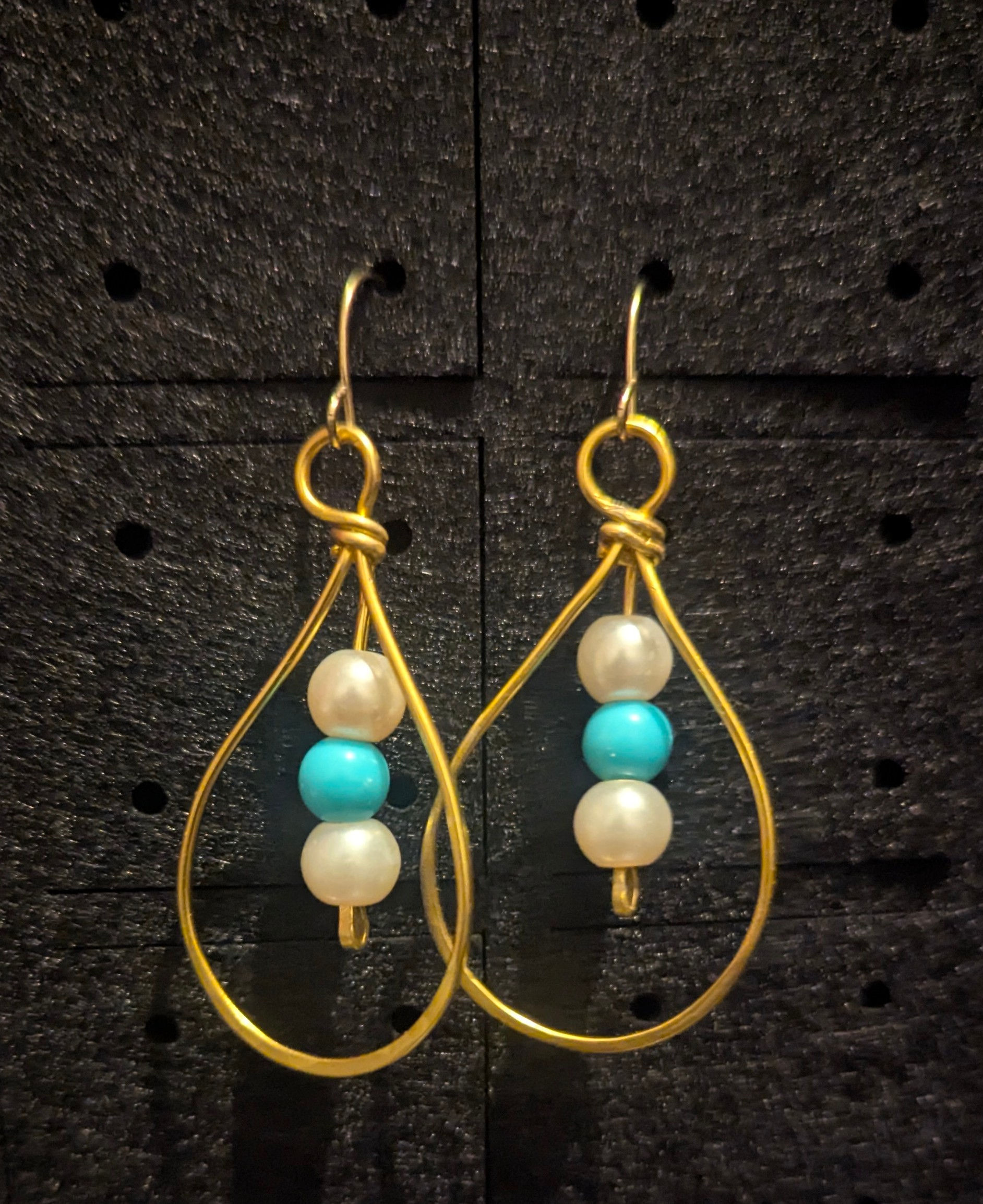 The Shoreline Teardrops Earrings 