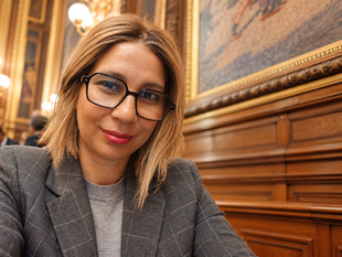Femmes et pouvoir : faut-il s’enlaidir pour être crédible ?