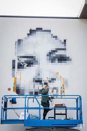 JEN MILLER MUR JEUDI-5.jpg