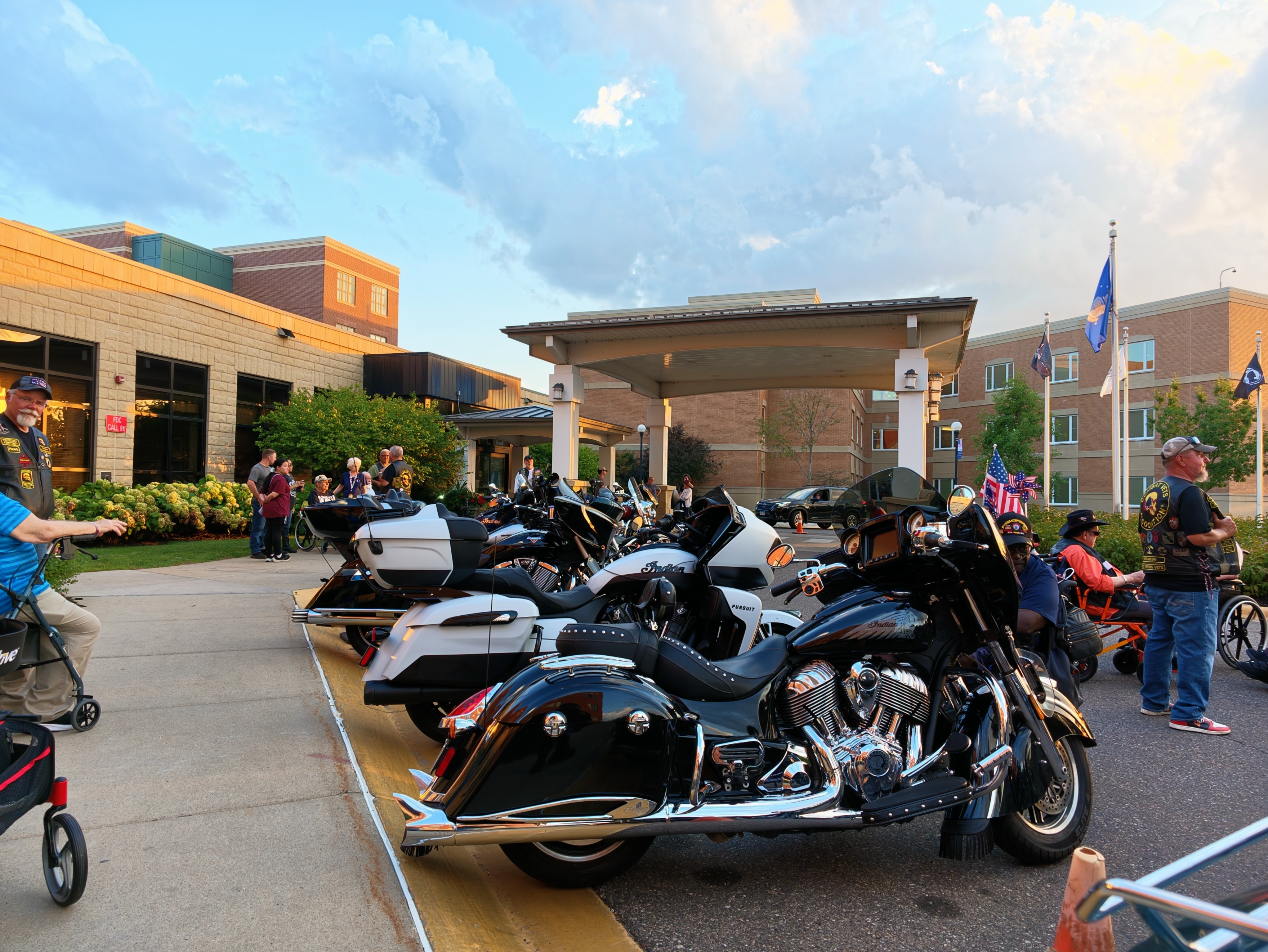 Chapter 48-7 visiting veterans at the Minneapolis Veterans Home