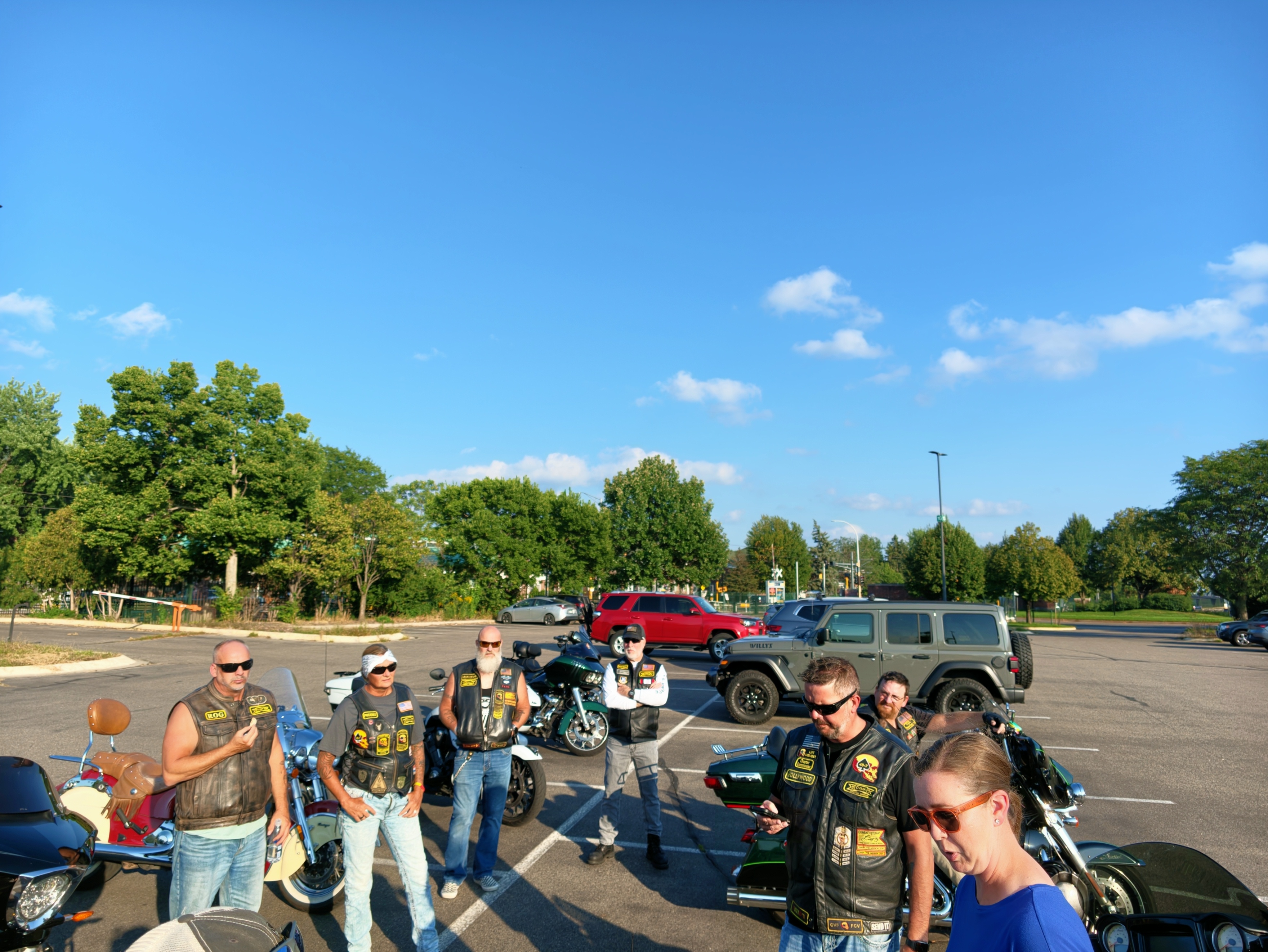 Chapter 48-7 visiting veterans at the Minneapolis Veterans Home