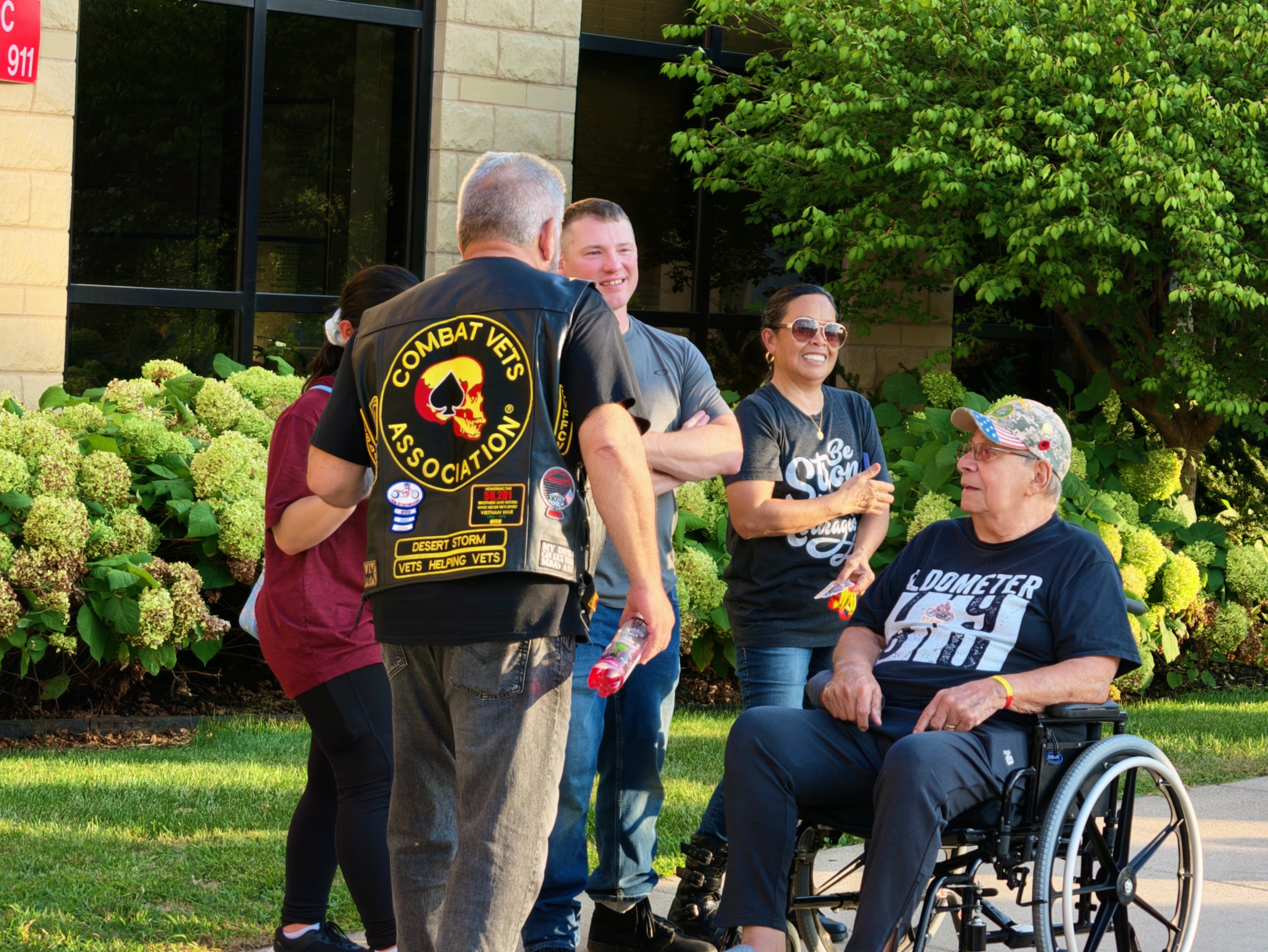 Chapter 48-7 visiting veterans at the Minneapolis Veterans Home