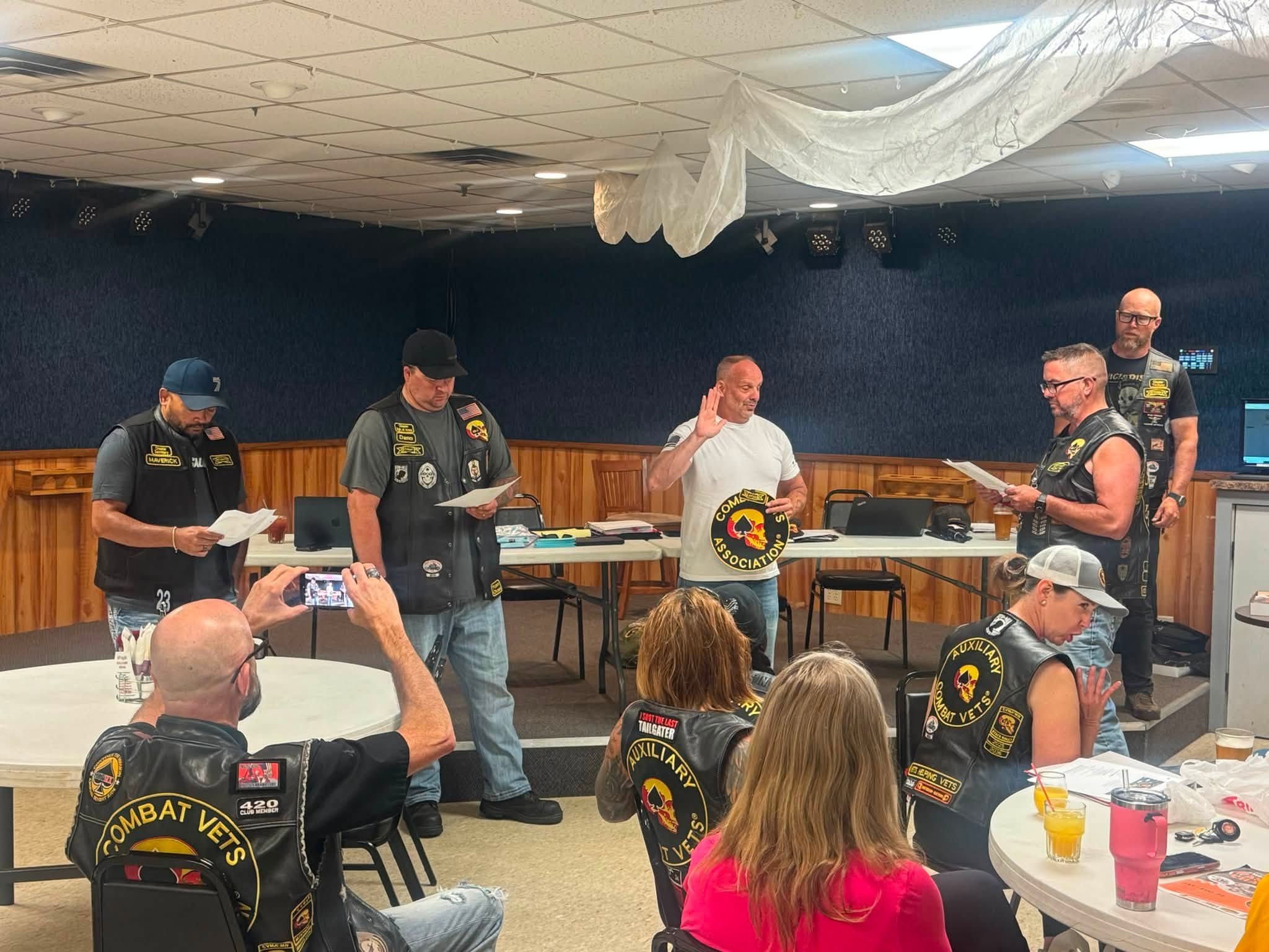 Members of Minnesota Chapter 48-7 together