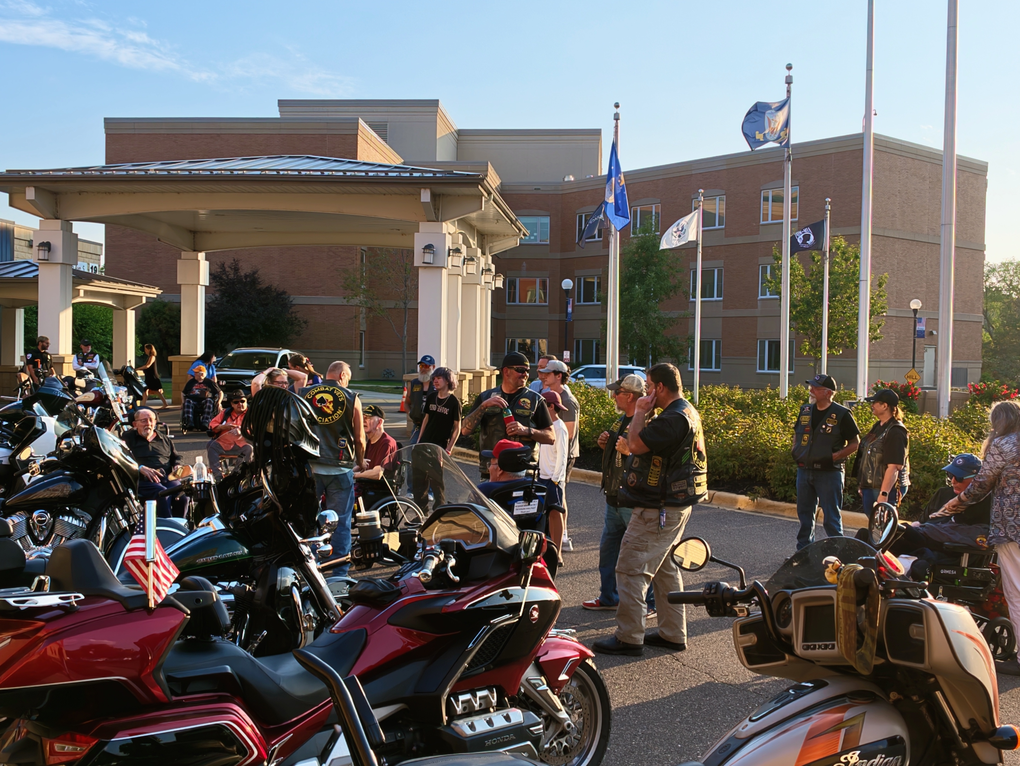 Chapter 48-7 visiting veterans at the Minneapolis Veterans Home