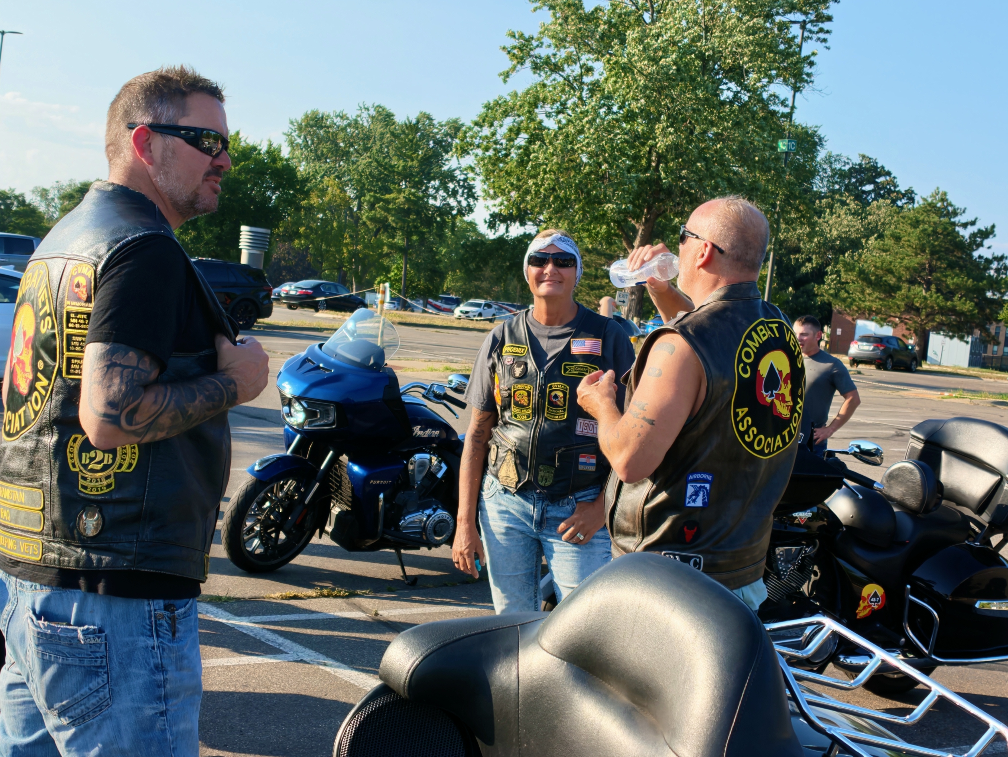 Chapter 48-7 visiting veterans at the Minneapolis Veterans Home