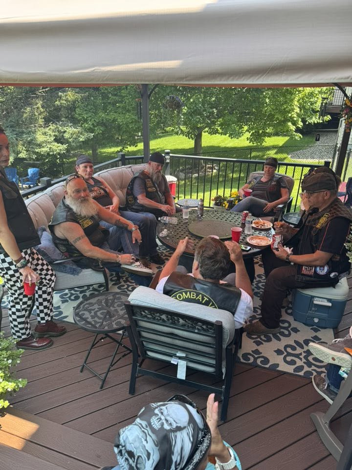 Members of Minnesota Chapter 48-7 together