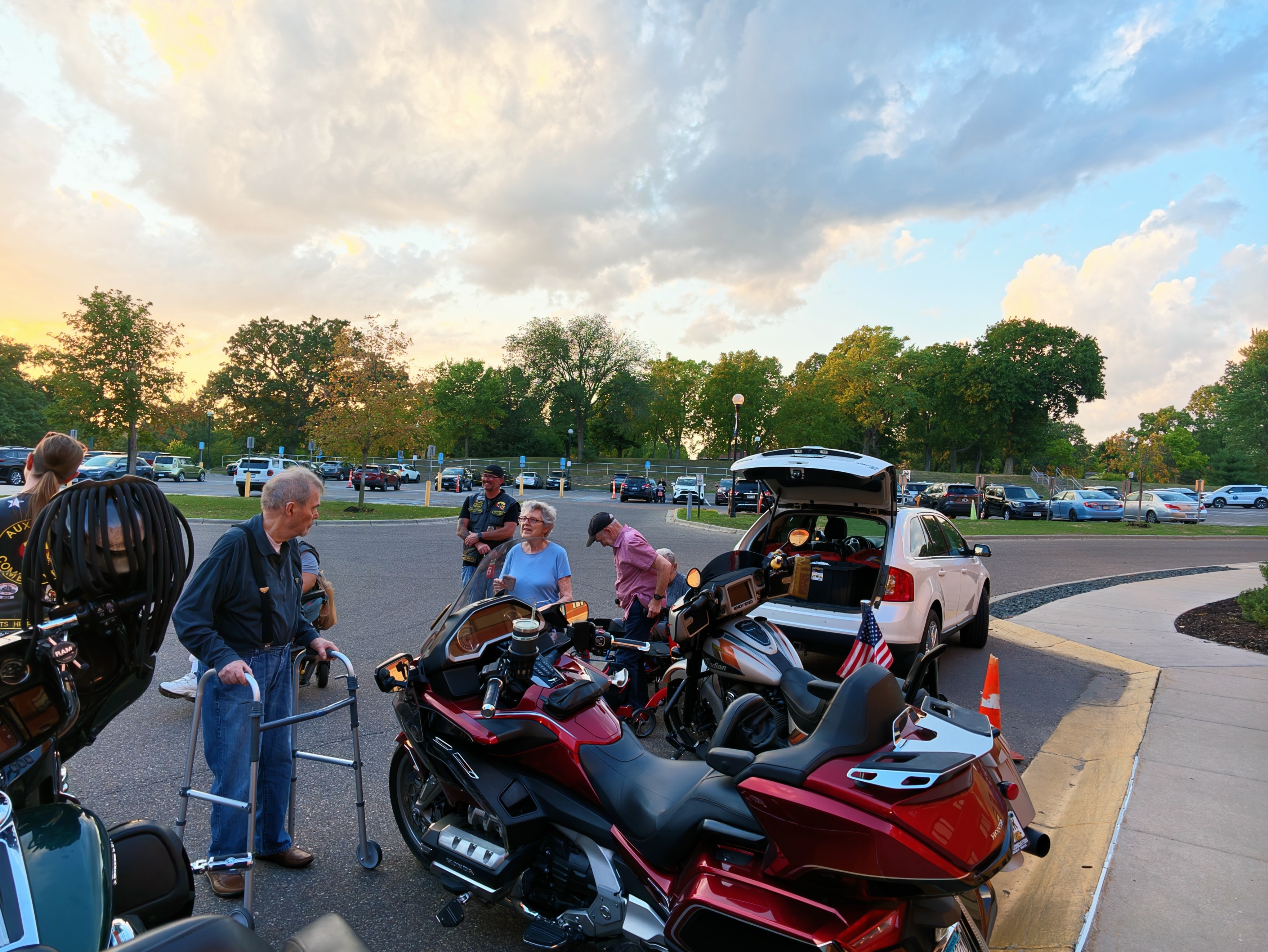 Chapter 48-7 visiting veterans at the Minneapolis Veterans Home
