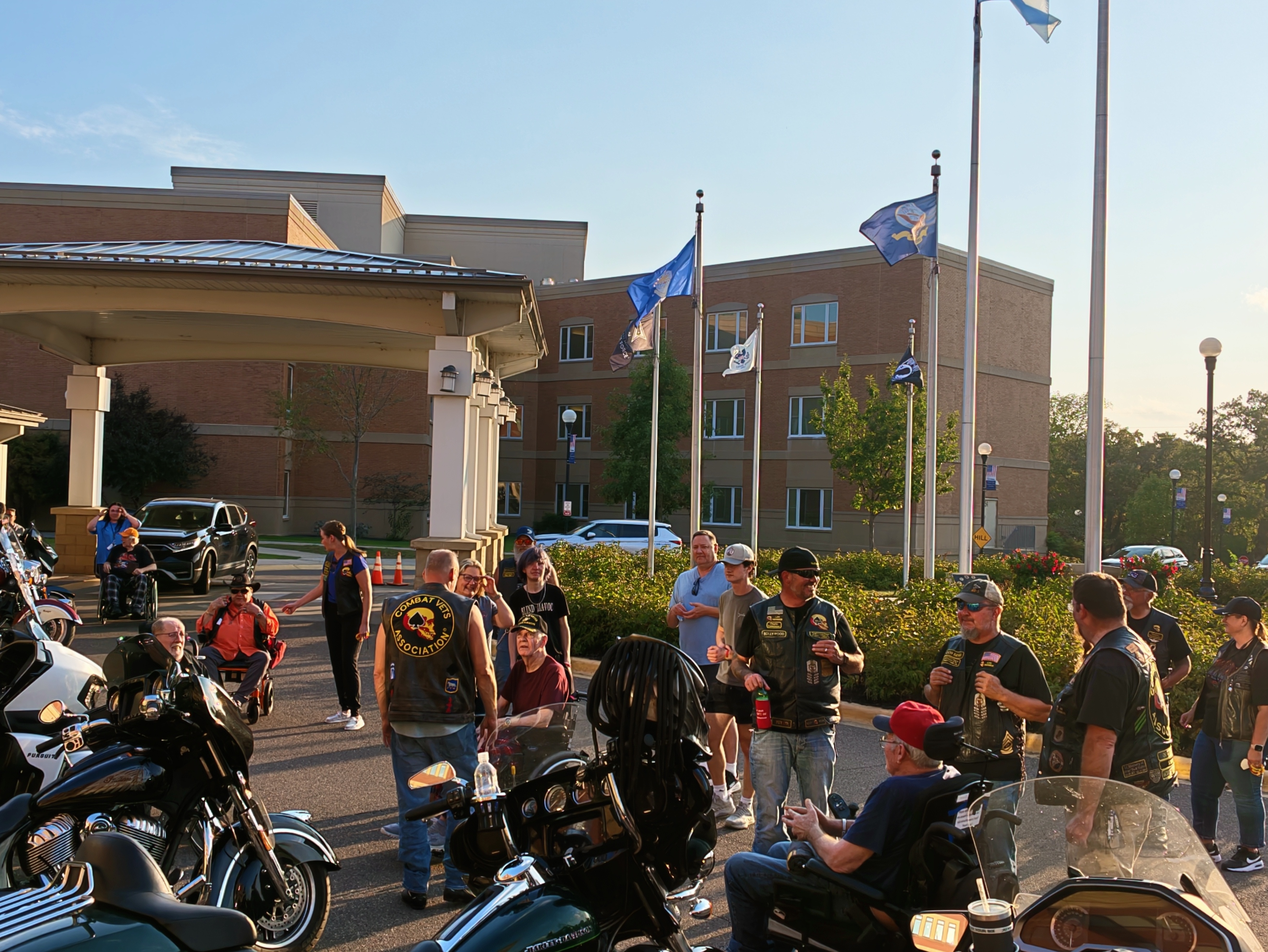 Chapter 48-7 visiting veterans at the Minneapolis Veterans Home