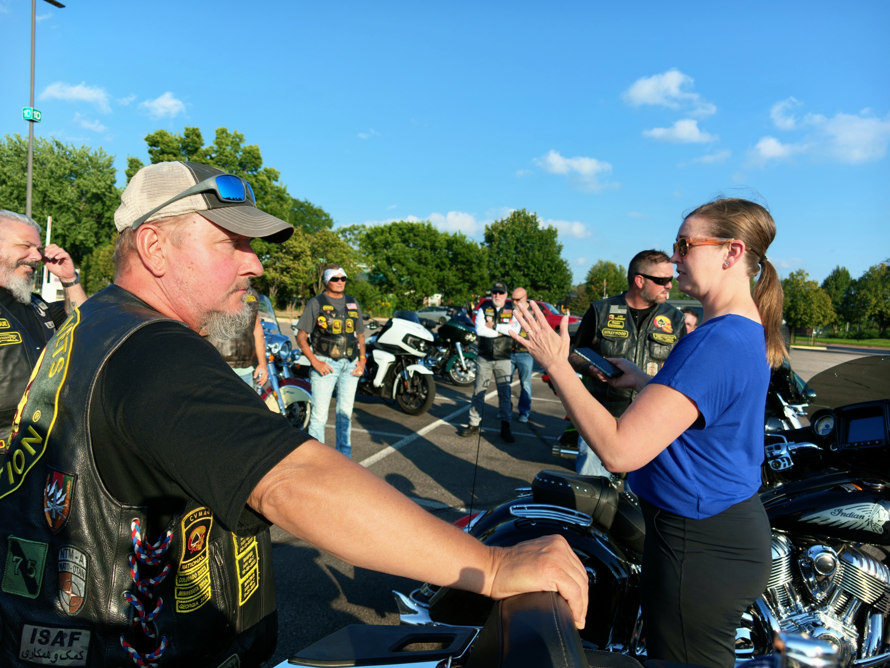 Chapter 48-7 visiting veterans at the Minneapolis Veterans Home
