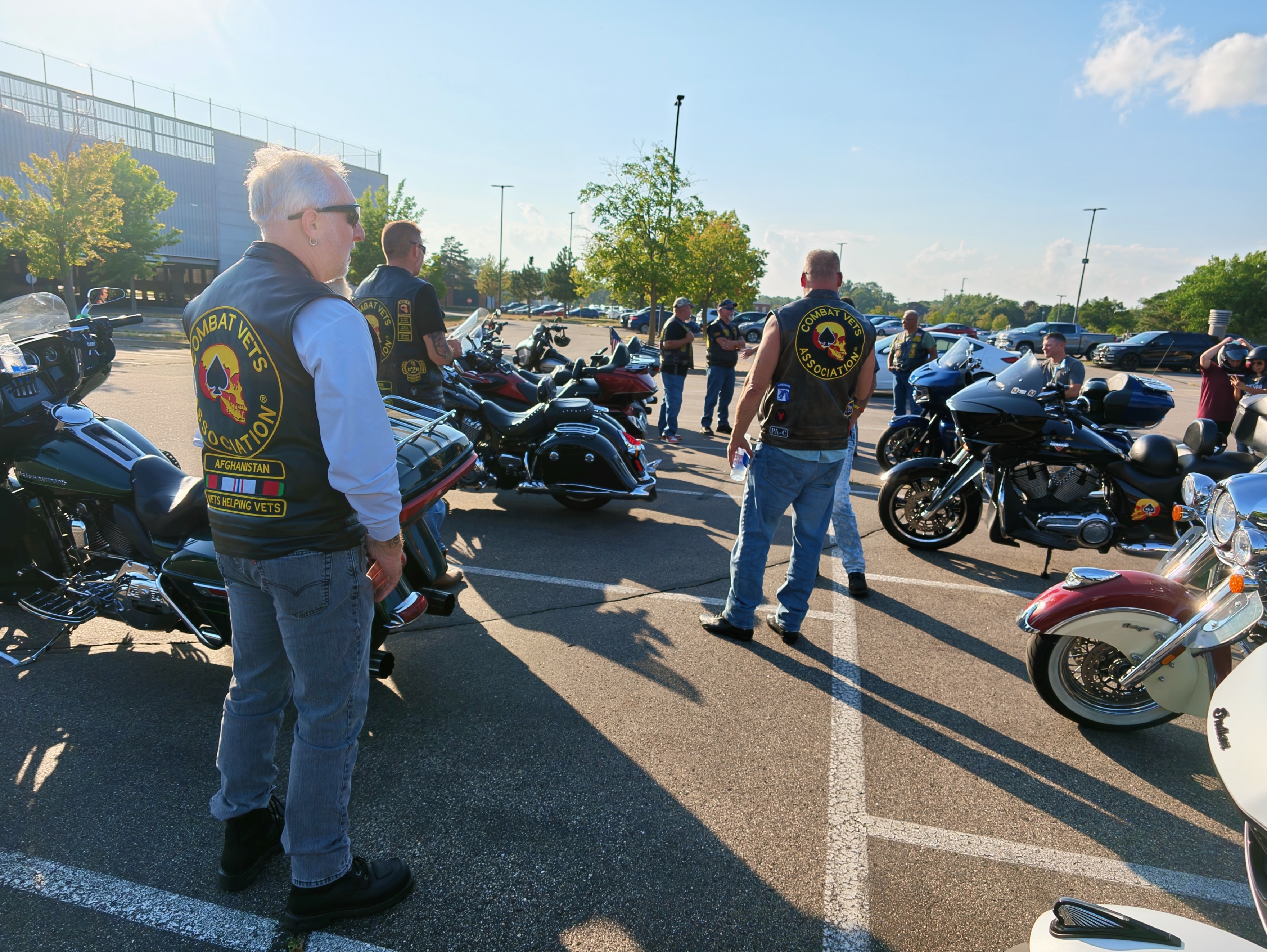 Chapter 48-7 visiting veterans at the Minneapolis Veterans Home