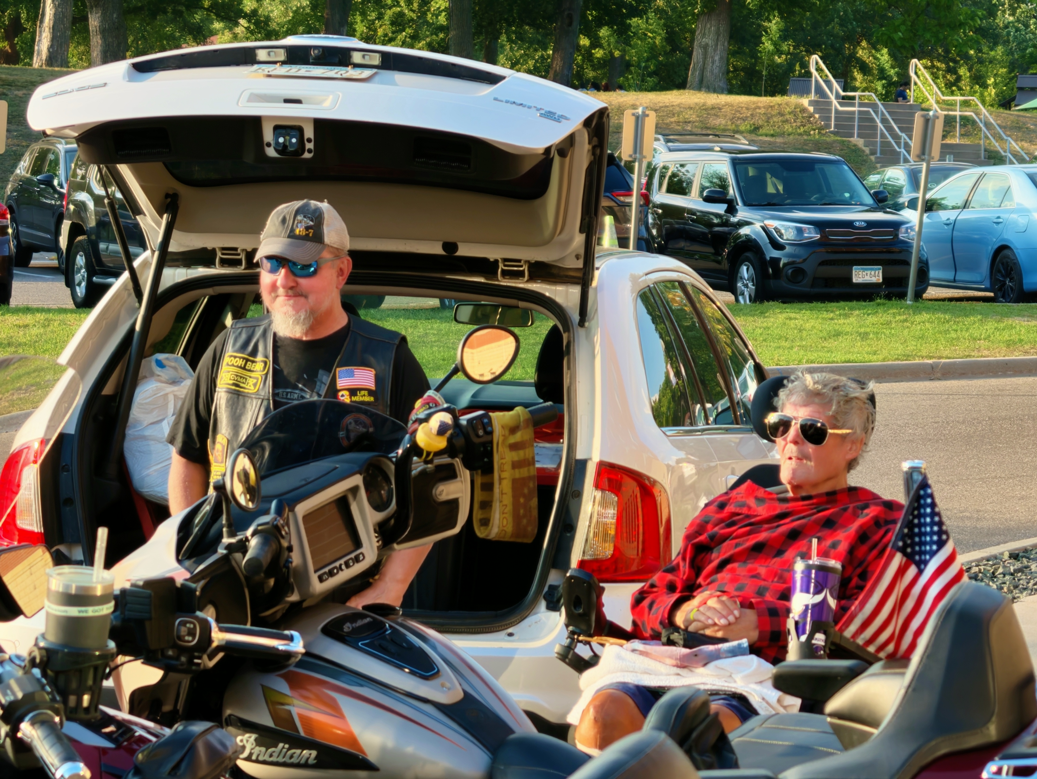 Chapter 48-7 visiting veterans at the Minneapolis Veterans Home