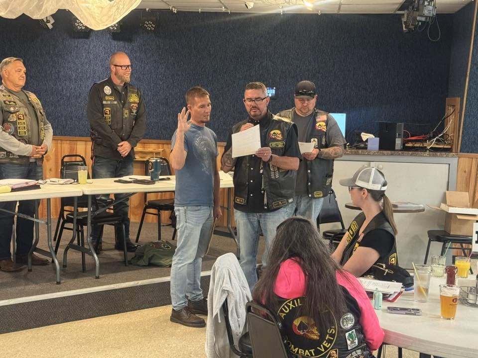 Members of Minnesota Chapter 48-7 together