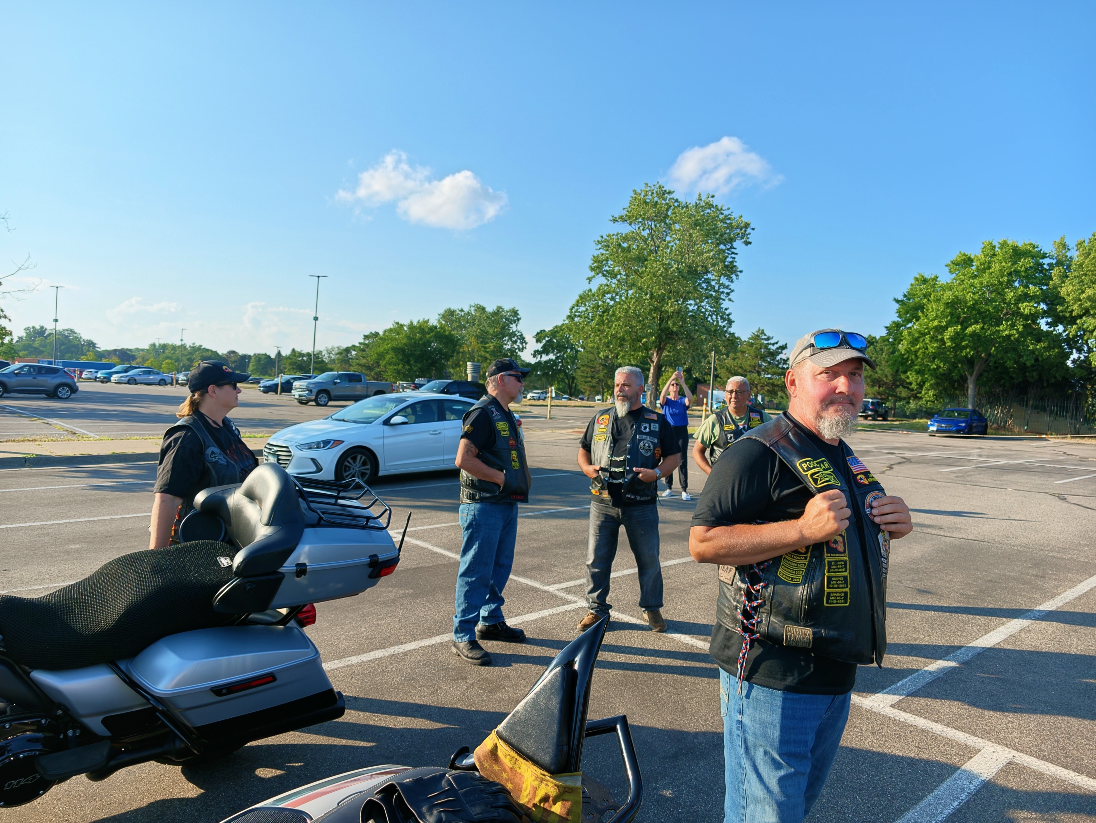 Chapter 48-7 visiting veterans at the Minneapolis Veterans Home