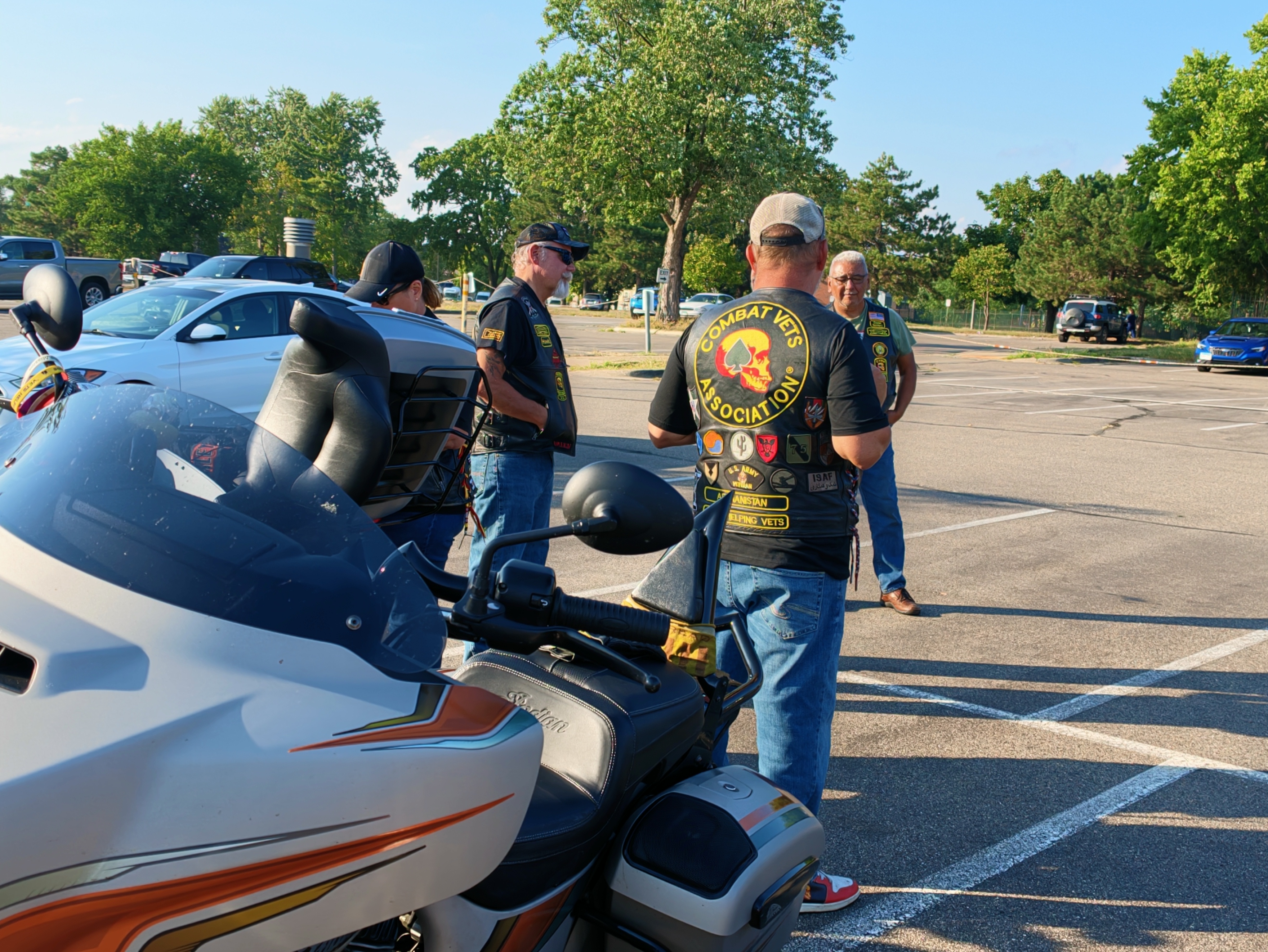 Chapter 48-7 visiting veterans at the Minneapolis Veterans Home