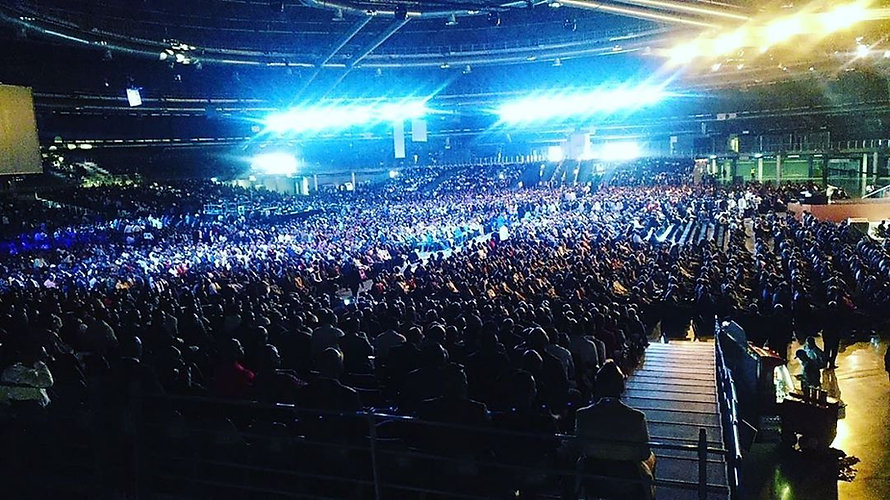 crowd 1.jpeg